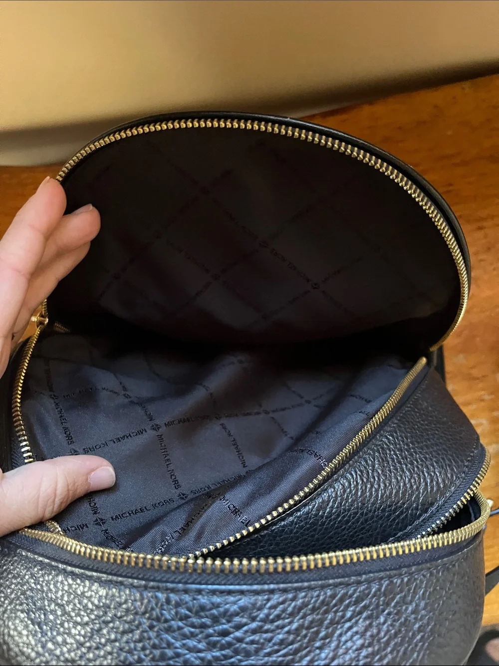 Michael Kors compact pebbled